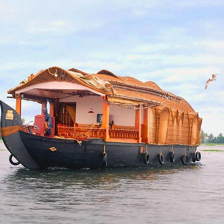 Lake Palace Trivandrum Vettutura Luaran gambar