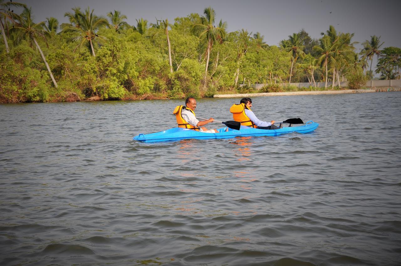 Lake Palace Trivandrum Vettutura Luaran gambar