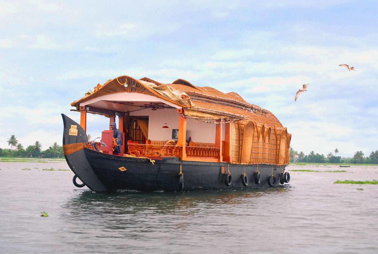 Lake Palace Trivandrum Vettutura Luaran gambar