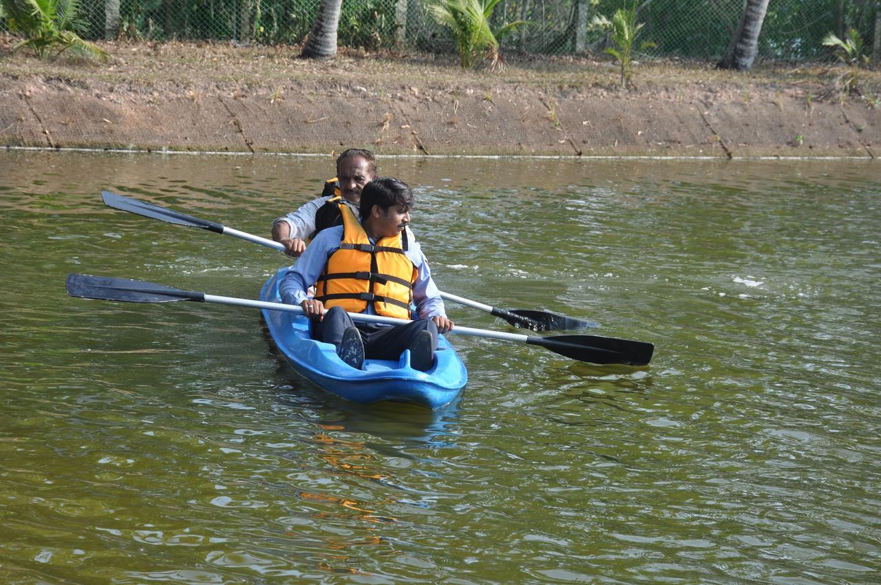 Lake Palace Trivandrum Vettutura Luaran gambar