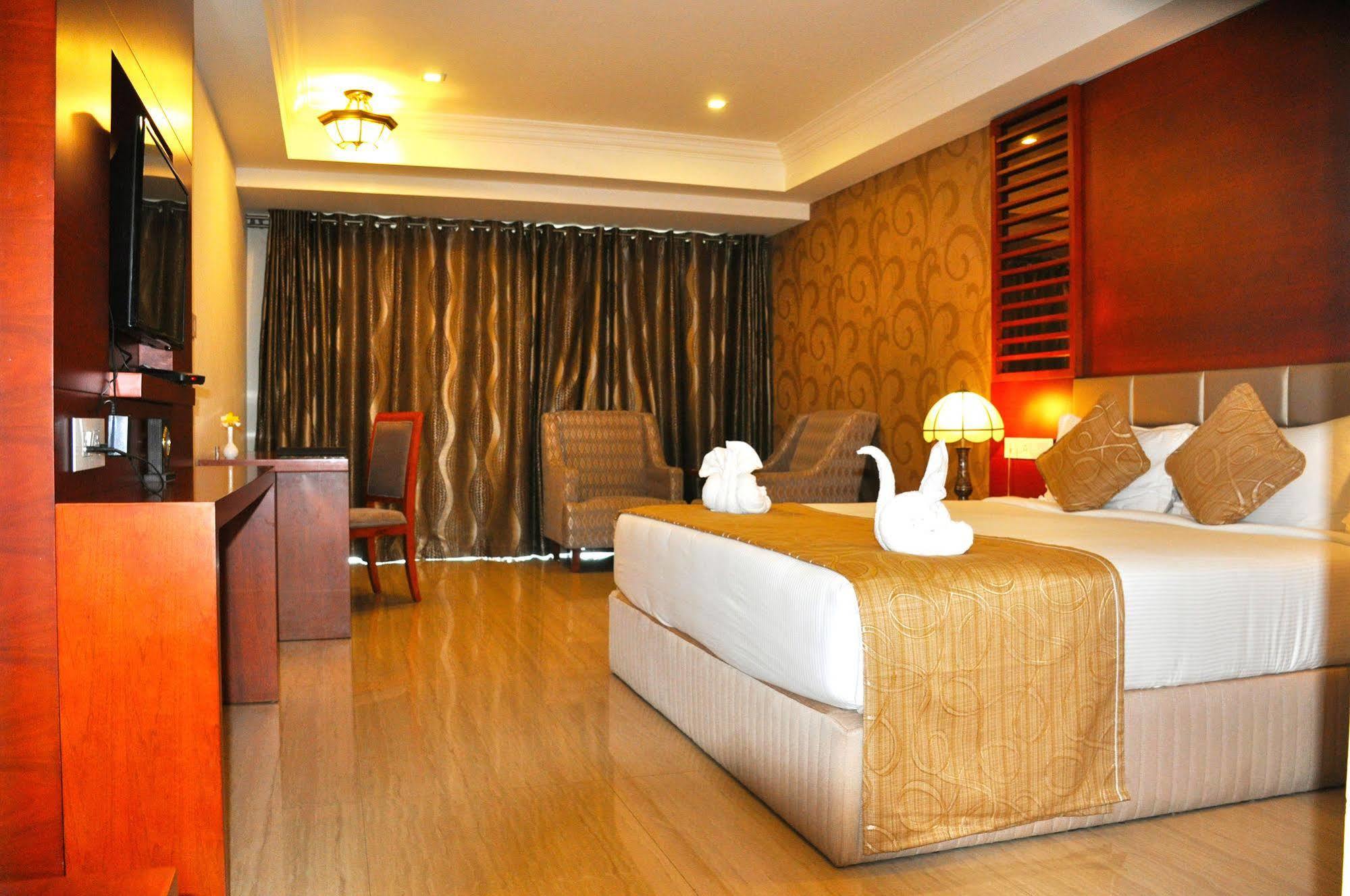 Lake Palace Trivandrum Vettutura Luaran gambar