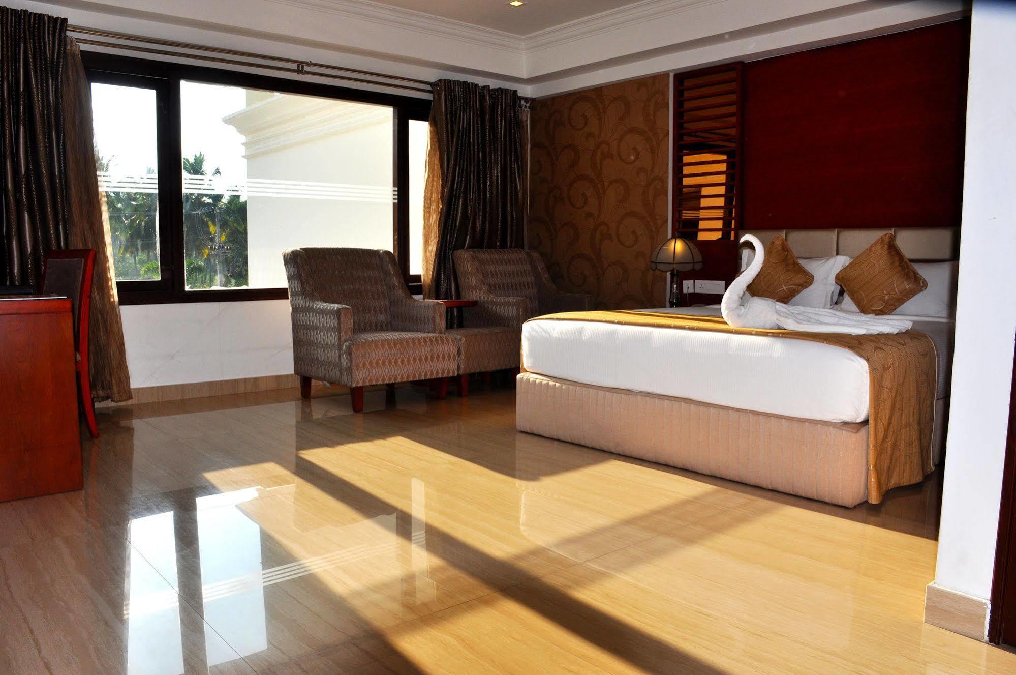 Lake Palace Trivandrum Vettutura Luaran gambar