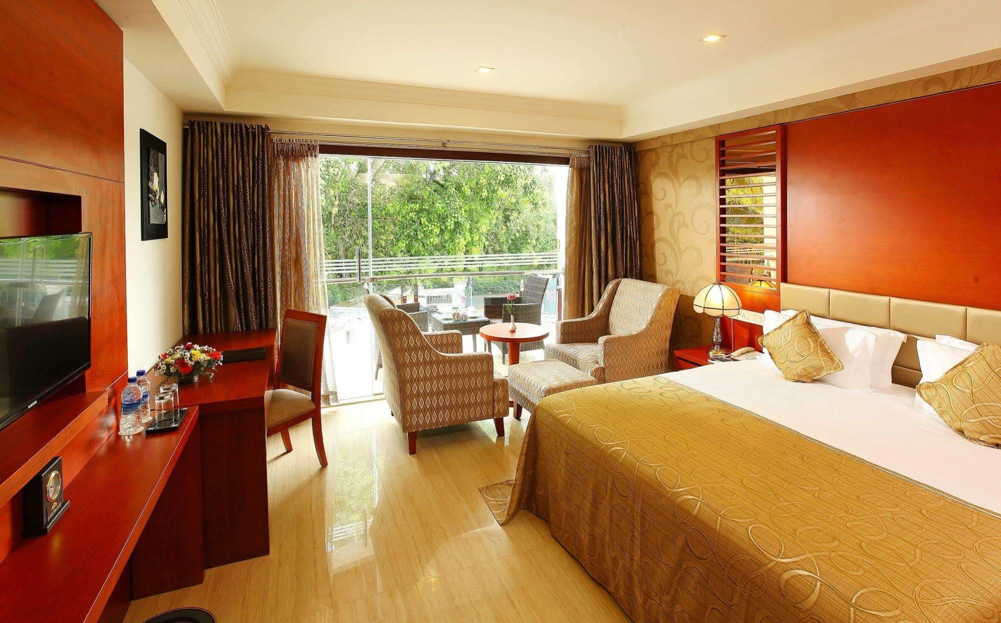 Lake Palace Trivandrum Vettutura Luaran gambar