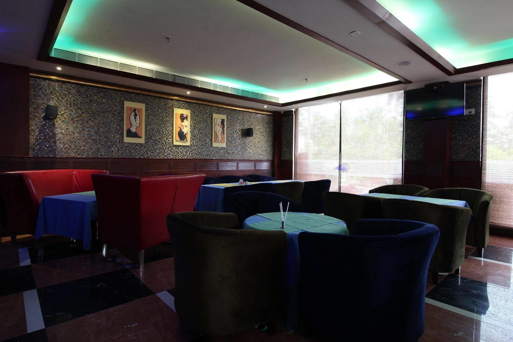 Lake Palace Trivandrum Vettutura Luaran gambar